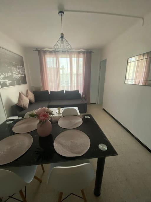 Appartement T4 A Deux Pas De La Gare St Charles Marsella Exterior foto